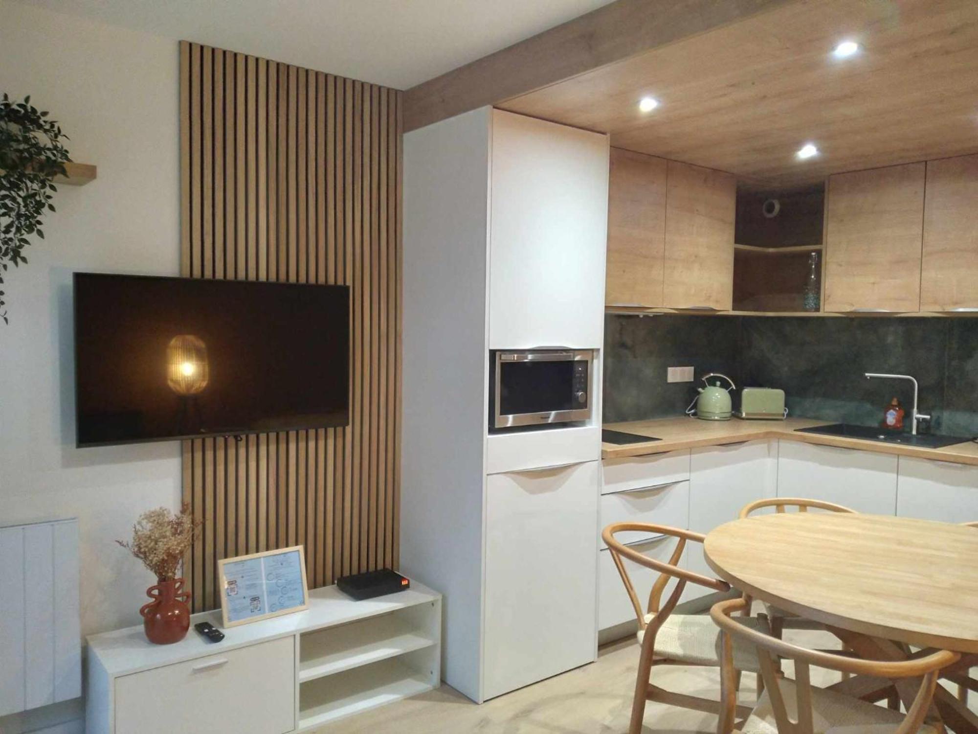 Duplex Lumineux - 40M2 - 2 Chambres - Balcon Terrasse - Parking - Entierement Renove En Mai 2024 コテレ エクステリア 写真