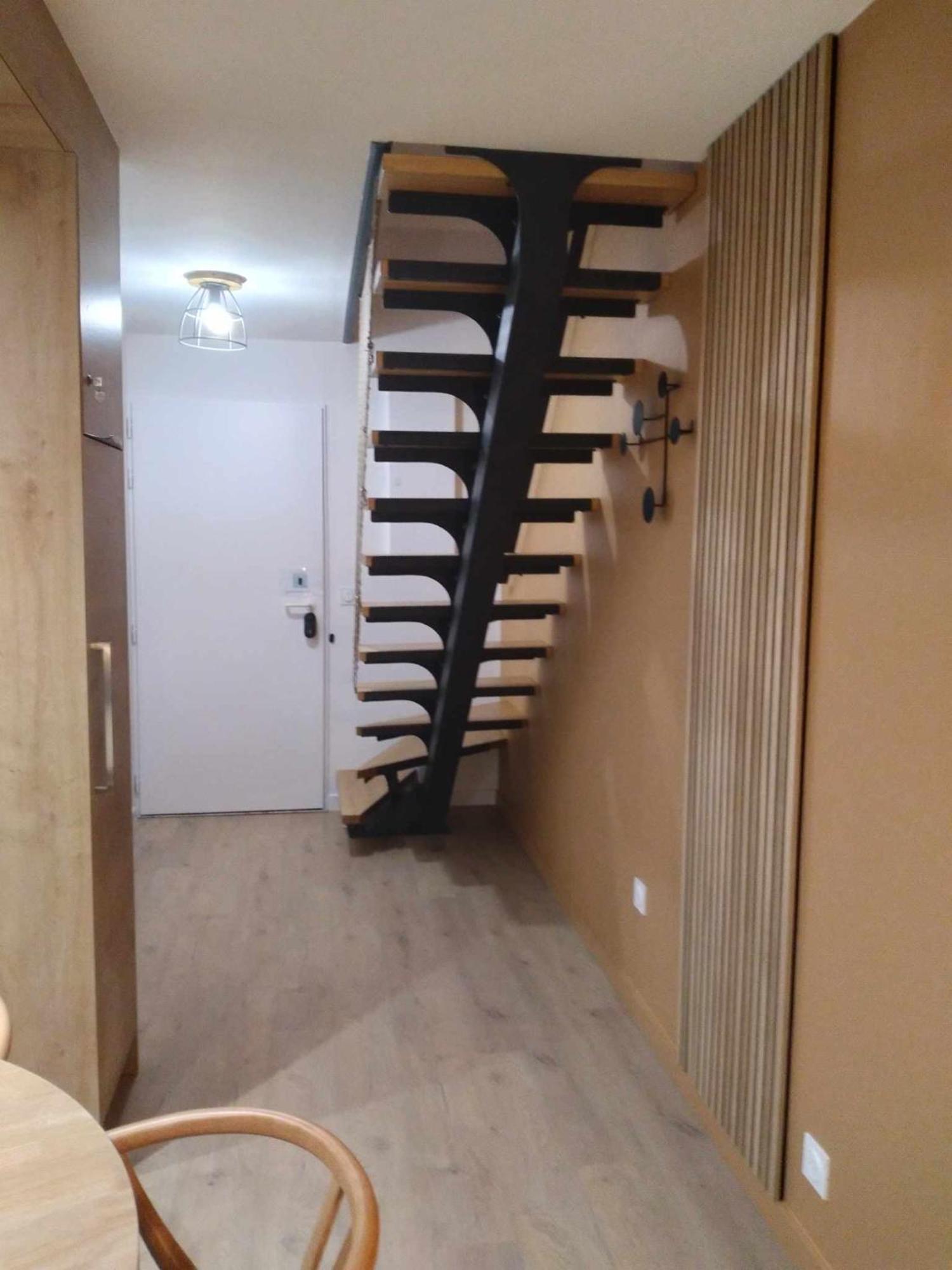 Duplex Lumineux - 40M2 - 2 Chambres - Balcon Terrasse - Parking - Entierement Renove En Mai 2024 コテレ エクステリア 写真